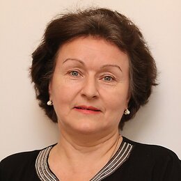 Елена Кузьминова